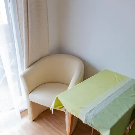 Haus Alpenrose Guest house *