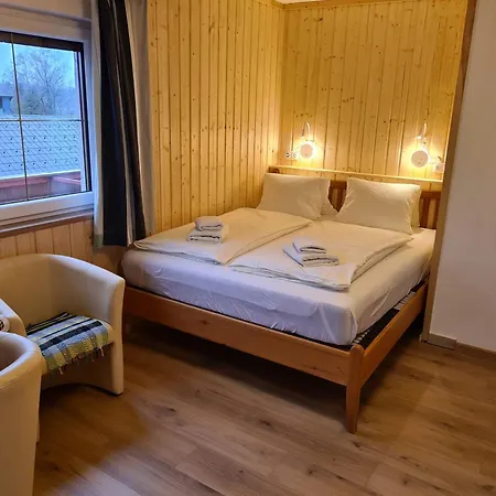Haus Alpenrose Pensión *