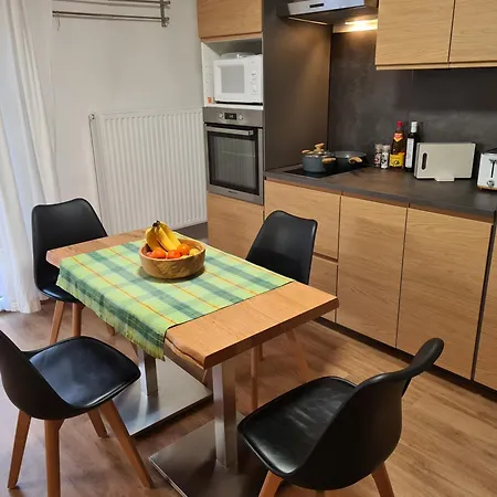 Haus Alpenrose בית הארחה *
